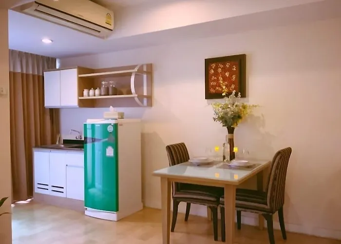 Sky Place Srinakarin 3*