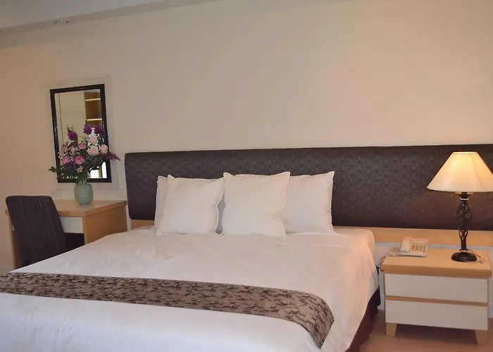 Sky Place Srinakarin Apartahotel Bangkok