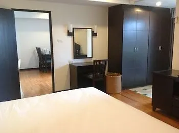 Sky Place Srinakarin Apartahotel 3*