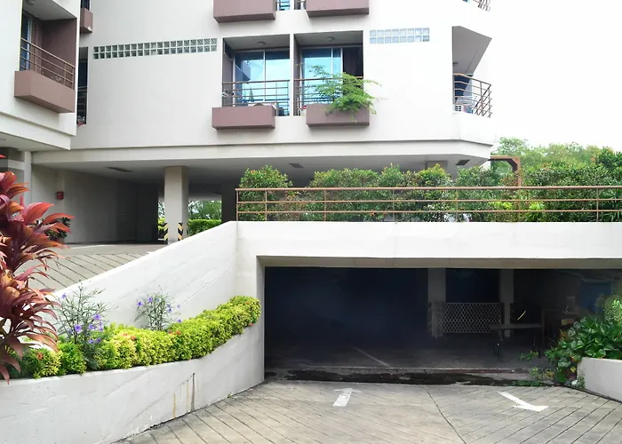 Sky Place Srinakarin Apartahotel Bangkok