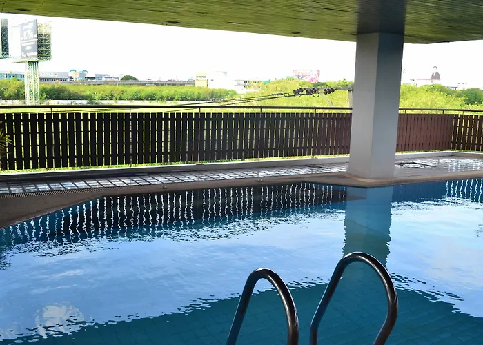 Sky Place Srinakarin 3*